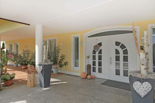 Außenansicht - Haupteingang - 