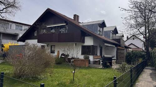 Ansicht des Hauses - 2 Zimmer Etagenwohnung zum Kaufen in Feldkirchen