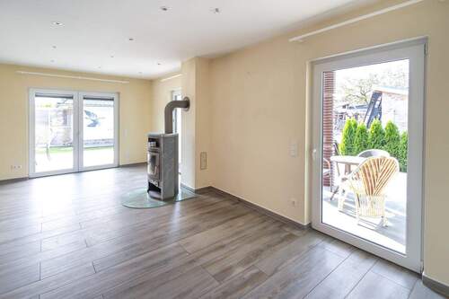 Wohn-Essbereich mit 2 Terrassenausgängen - 