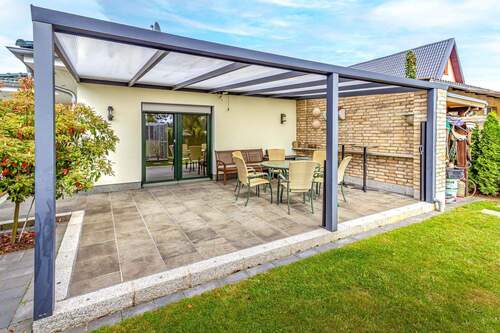 Große überdachte Süd-Terrasse - 