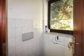 7) Gäste-WC akt. Büroeinheit Erdgeschoss - 