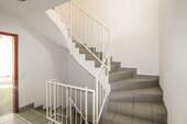 8) Treppenaufgang ehem. Gewerbe - 