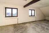 9) Große Bürofläche im Dachgeschoss - 