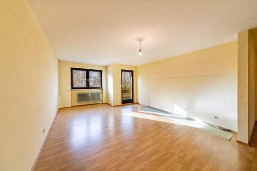 Wohnzimmer - 4 Zimmer Etagenwohnung zum Kaufen in München / Forstenried