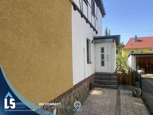 Eingangsbereich - 5 Zimmer Doppelhaushälfte zum Kaufen in Quedlinburg