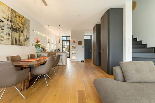 Wohnzimmer - Luxuriöses Stadthaus in beliebter Lage von Düsseldorf