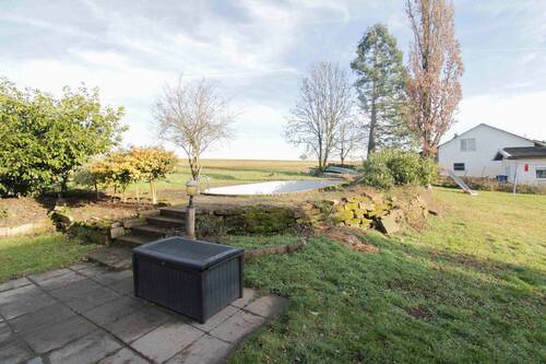 Ansicht Garten mit Pool - 9 Zimmer Mehrfamilienhaus, Wohnhaus zum Kaufen in Mosbach