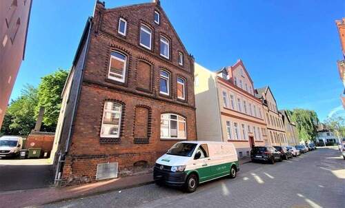 Aussenansicht - Straße.jpg - 3 Zimmer Etagenwohnung zum Kaufen in Hannover