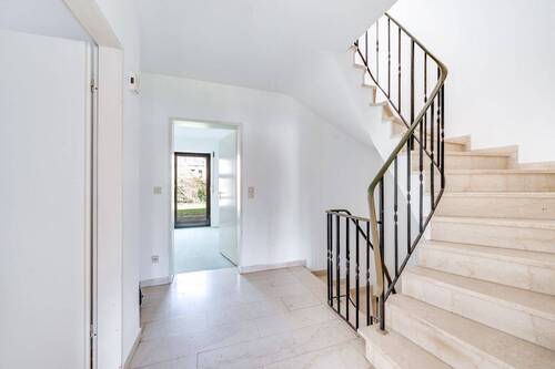 Diele_EG - 5 Zimmer Reihenendhaus zum Kaufen in München