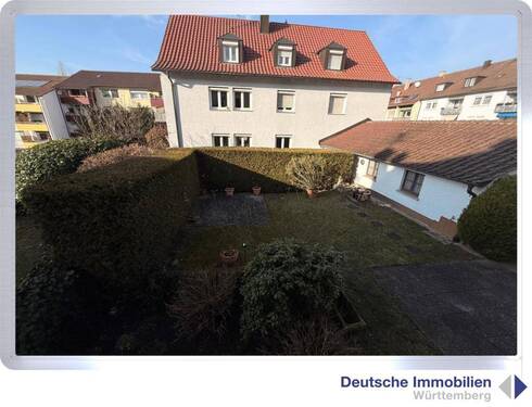 Garten mit Garage - Mehrfamilienhaus, Wohnhaus mit 267,00 m² in Stuttgart zum Kaufen