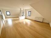 Wohnzimmer - KL-City - Attraktive, geräumige 4-Zimmer-Wohnung am Schillerplatz
