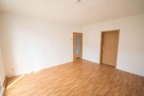 Wohnzimmer - 2 Zimmer Etagenwohnung in Halle (Saale)