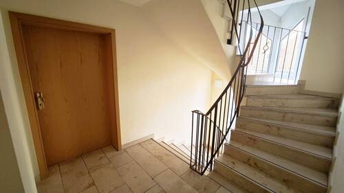 gepflegtes Treppenhaus - 