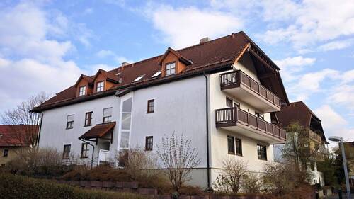 Hausansicht - Etagenwohnung mit 93,00 m&sup2; in Bannewitz zum Kaufen