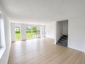  Gemütliches Wohnzimmer - 5 Zimmer Mehrfamilienhaus, Wohnhaus in Scholen