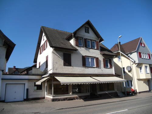 DG Wohnung im 2. Stock - Zentral und günstig ! - 400,00 EUR Kaltmiete, ca.  65,00 m² Wohnfläche