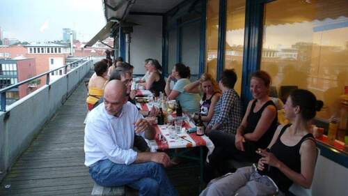 Geselligkeit auf dem mediadeck - 