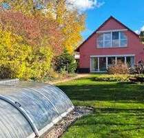 Hier bleiben keine Wünsche offen: Haus mit viel Platz und Komfort drinnen und draußen - Luftwärme, Pool, Sauna, Garage u.v.m. - Leipzig Knautkleeberg-Knauthain