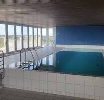 ***Möblierte 75 m² Whg. (2,5 Zi.) + Einbauküche + Balkon direkt am Rhein in Top-Lage*** - Köln Porz