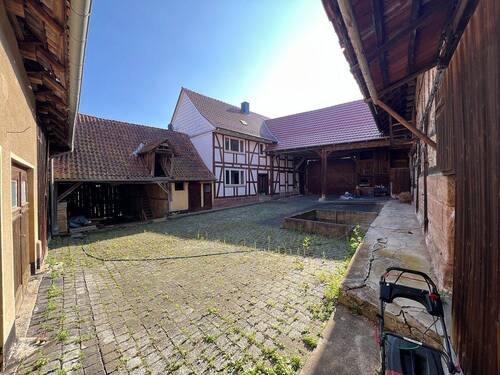 Blick über den Hof nach Süd-Westen - Bauernhaus, Landhaus mit 155,00 m&sup2; in Rohrberg zum Kaufen