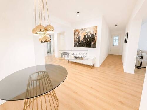 Wohnzimmer - 3 Zimmer Etagenwohnung zum Kaufen in Hamburg