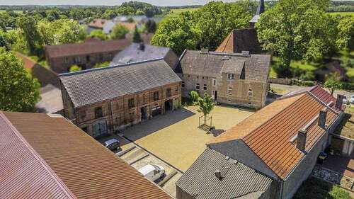 Blick in den Hof - Weihnachtsprovision! - Vierseitenhof mit großem Grundstück in Potsdam