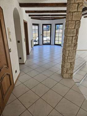 Wohn-/Essbereich - Mehrfamilienhaus, Wohnhaus mit 140,00 m&sup2; in Hohenstein zur Miete