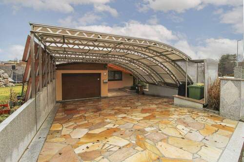 Carport - Exklusives Einfamilienhaus in Neuweiler - Komfortables Wohnen auf höchstem Niveau