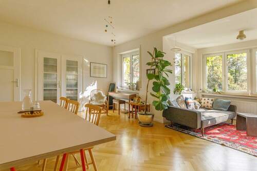 Wohnbereich EG - 1 Zimmer Mehrfamilienhaus, Wohnhaus in Stuttgart