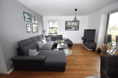 Wohnzimmer - 3 Zimmer Etagenwohnung in Uetersen