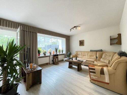 EG Wohnen/Essen - 6 Zimmer Mehrfamilienhaus, Wohnhaus in Rückersdorf