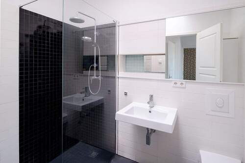 Bad mit Walk-in-Rainshower - 