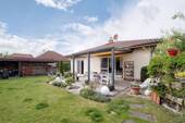 Garten mit überdachter Terrasse - 3 Zimmer Bungalow zum Kaufen in Wustrau
