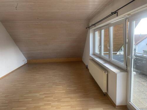 Wohn-/Essbereich - Helle Zweizimmerwohnung in Friolzheim