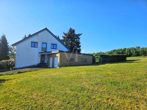 Wohnen direkt in der Natur - Mehrfamilienhaus, Wohnhaus mit 290,00 m² in Weilrod zum Kaufen