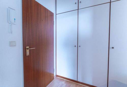 Flur - 2 Zimmer Etagenwohnung zum Kaufen in Bremen / Horn-Lehe