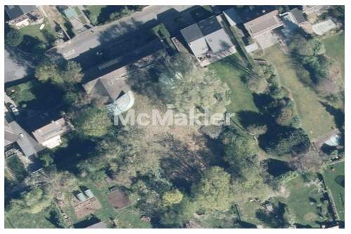 Luftbild oben - Grundstück mit Altbestand und positiver Bauvoranfrage in Top-Lage von Angermund