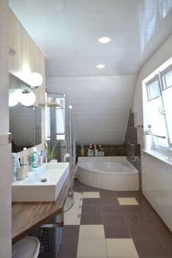 Bad - Einfamilienhaus mit 140,00 m&sup2; in Münster-Angelmodde zum Kaufen