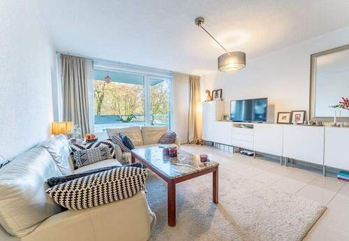 Wohnzimmer - Gepflegte 2,5-Zimmer-Wohnung mit Balkon