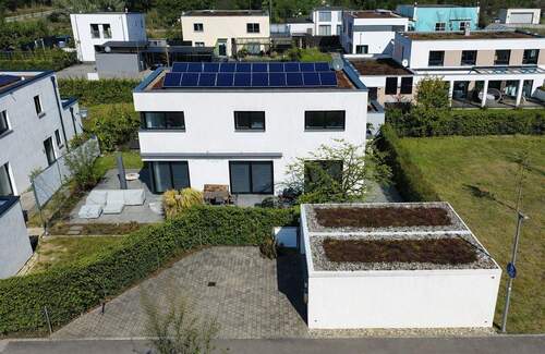 Vorderansicht - 6 Zimmer Einfamilienhaus zum Kaufen in Landshut