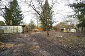 Grundstück mit Altbestand - 