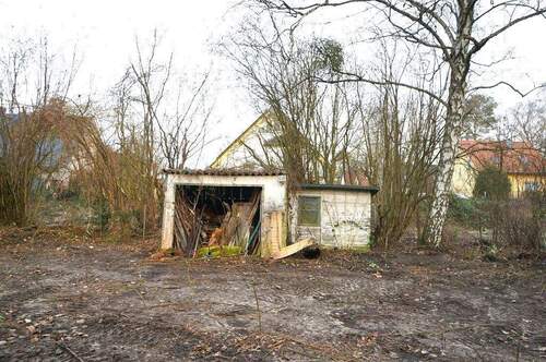 Grundstück mit Altbestand - 