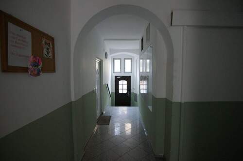 Hauseingang - 2 Zimmer Mehrfamilienhaus, Wohnhaus zum Kaufen in Meißen