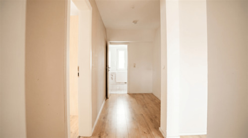 Flur - 4 Zimmer Etagenwohnung zum Kaufen in Plochingen