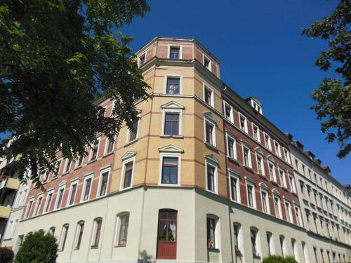 Hausansicht - 2 Zimmer Etagenwohnung zur Miete in Chemnitz