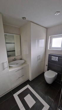 Badezimmer 1. OG - 