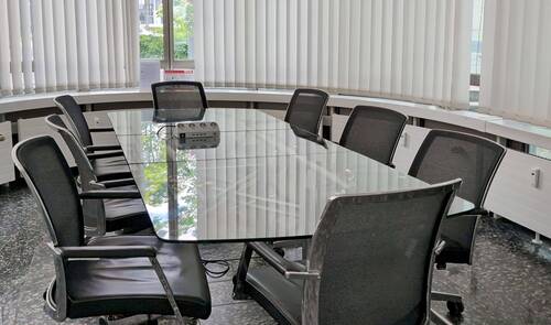 HQ_Frankfurt Alte Ope_Germany_Centre 2757_Meeting - 