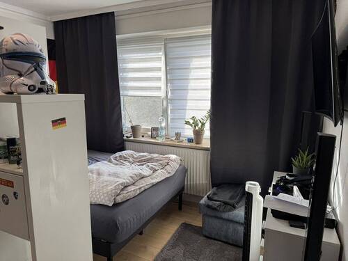 Schlafzimmer (2).JPG - 