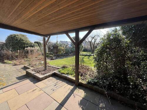 Überstand von Garage - 