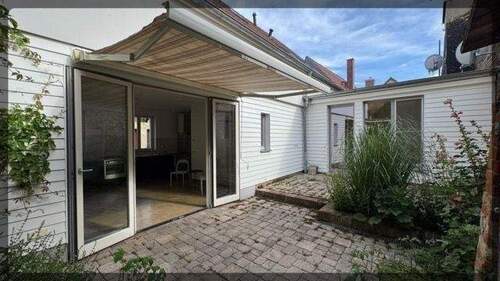 ein kleiner, feiner Innenhof - 